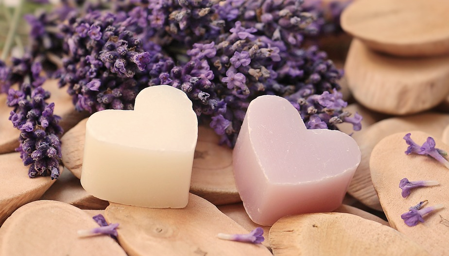 How to Make Soap with Essential Oils is the Right Stuff